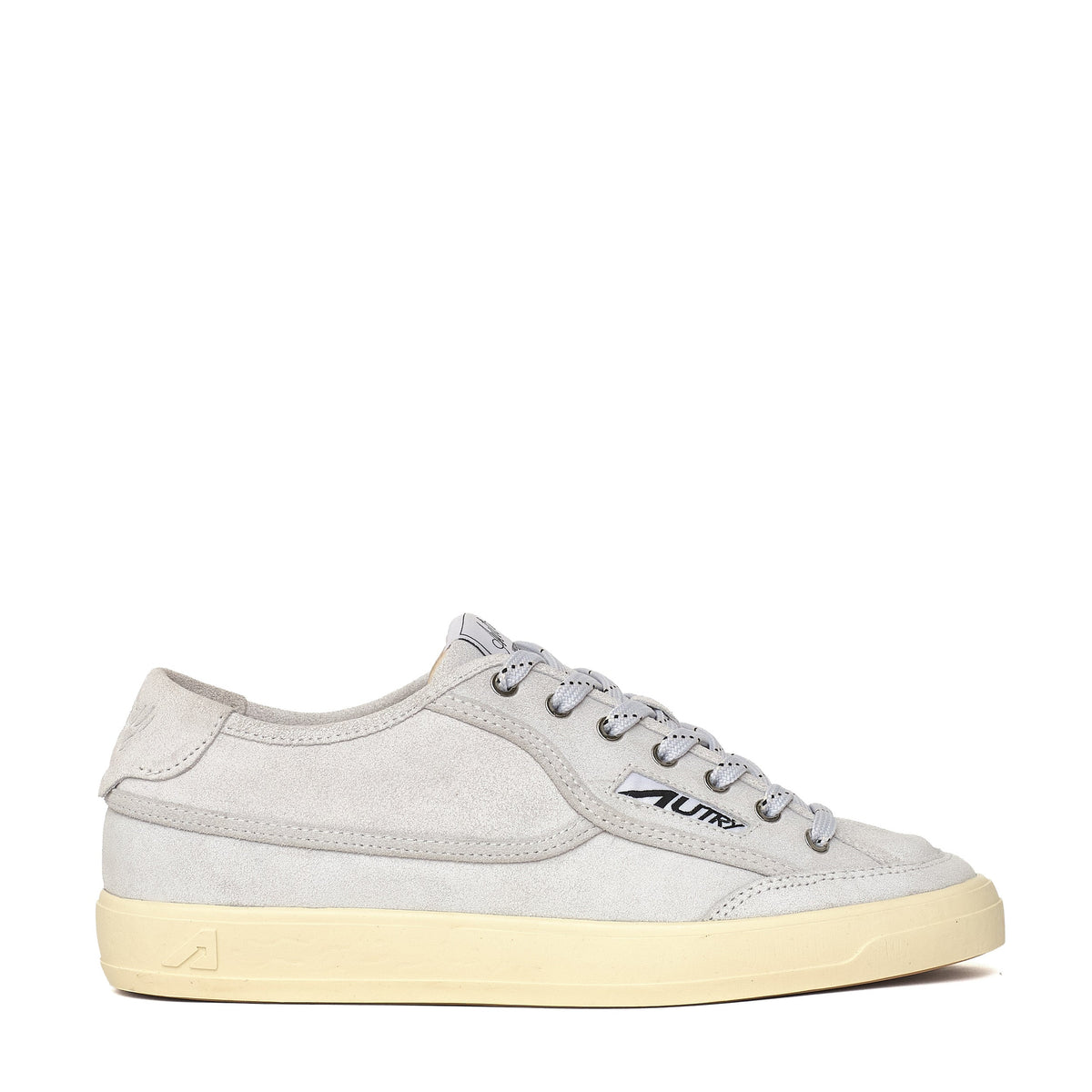 Low-Top Suede Sneakers with Leather Accents and Vintage Appeal