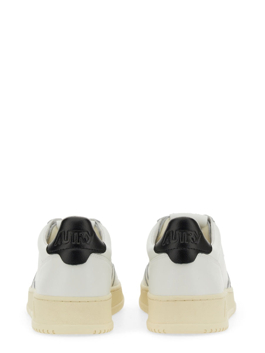 Medalist Low White Cow Leather Sneakers