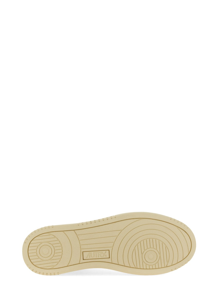 Medalist Low Perforated Cow Leather Sneakers