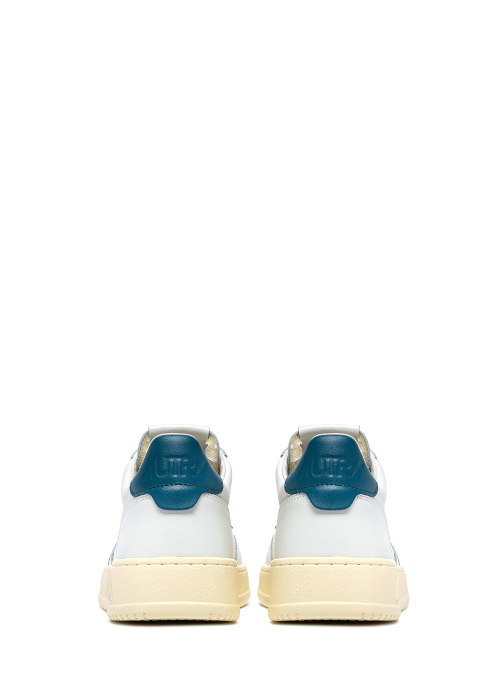 Low-Top Leather Sneakers with Minimalist Design and Contrasting Collar