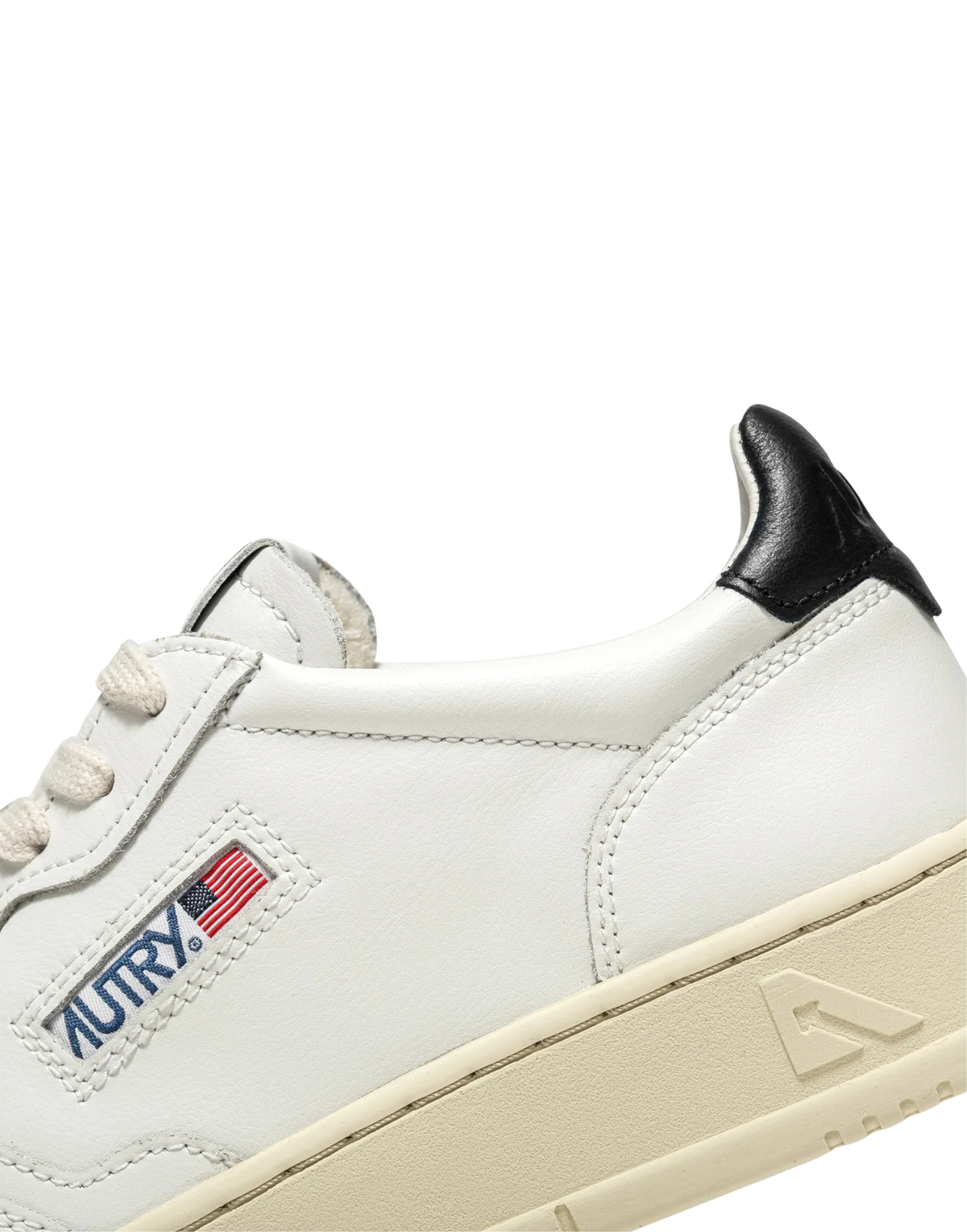 Autry Medalist Low White And Black Leather Men’S Sneakers Aulm Ll22 M