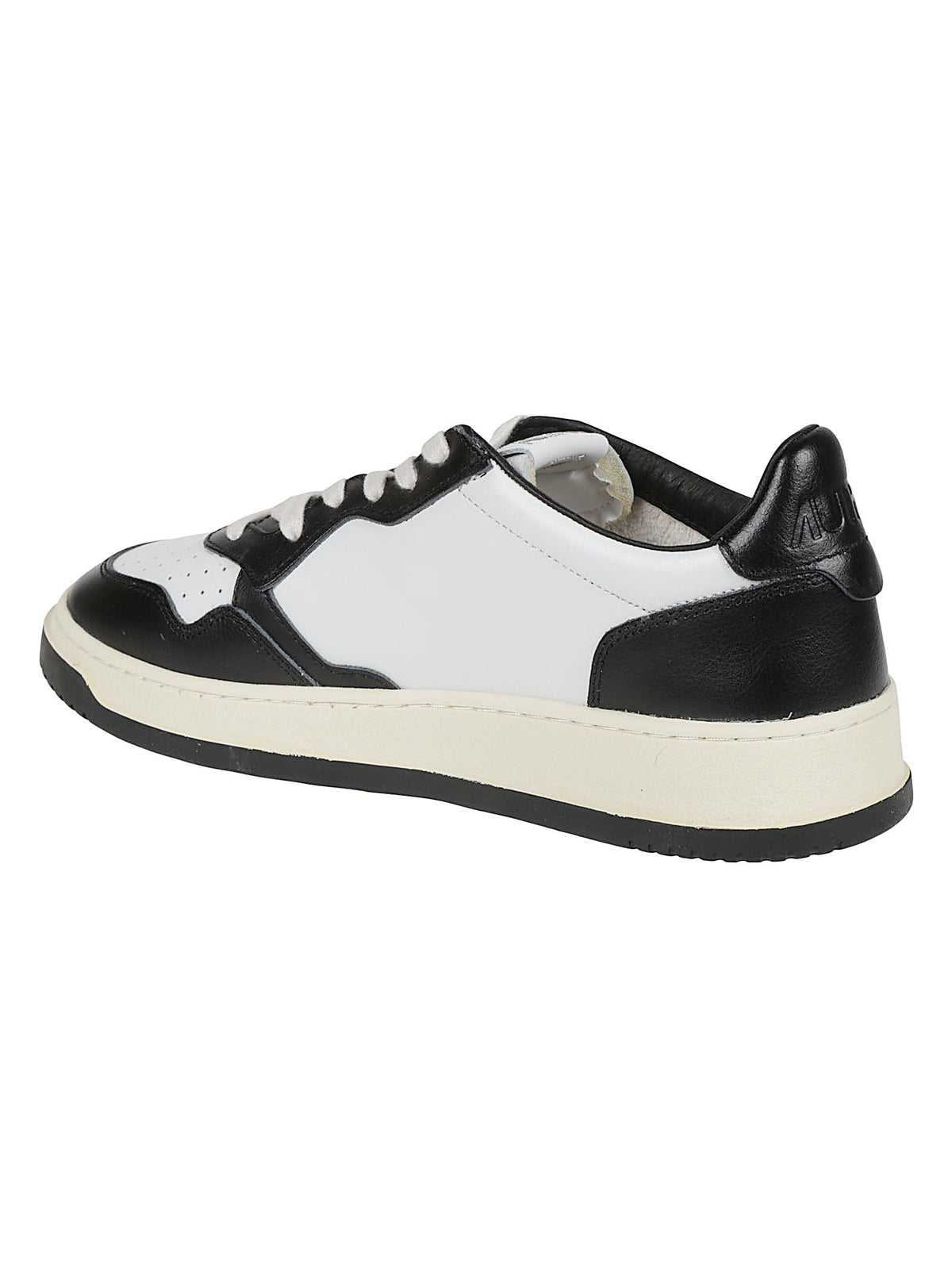 Medalist Low Leather Low-Top Sneakers