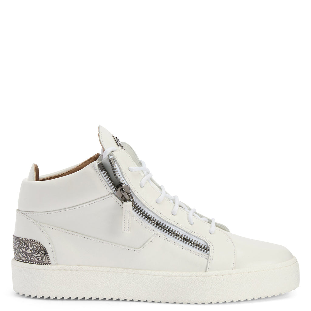 Giuseppe Zanotti Kriss