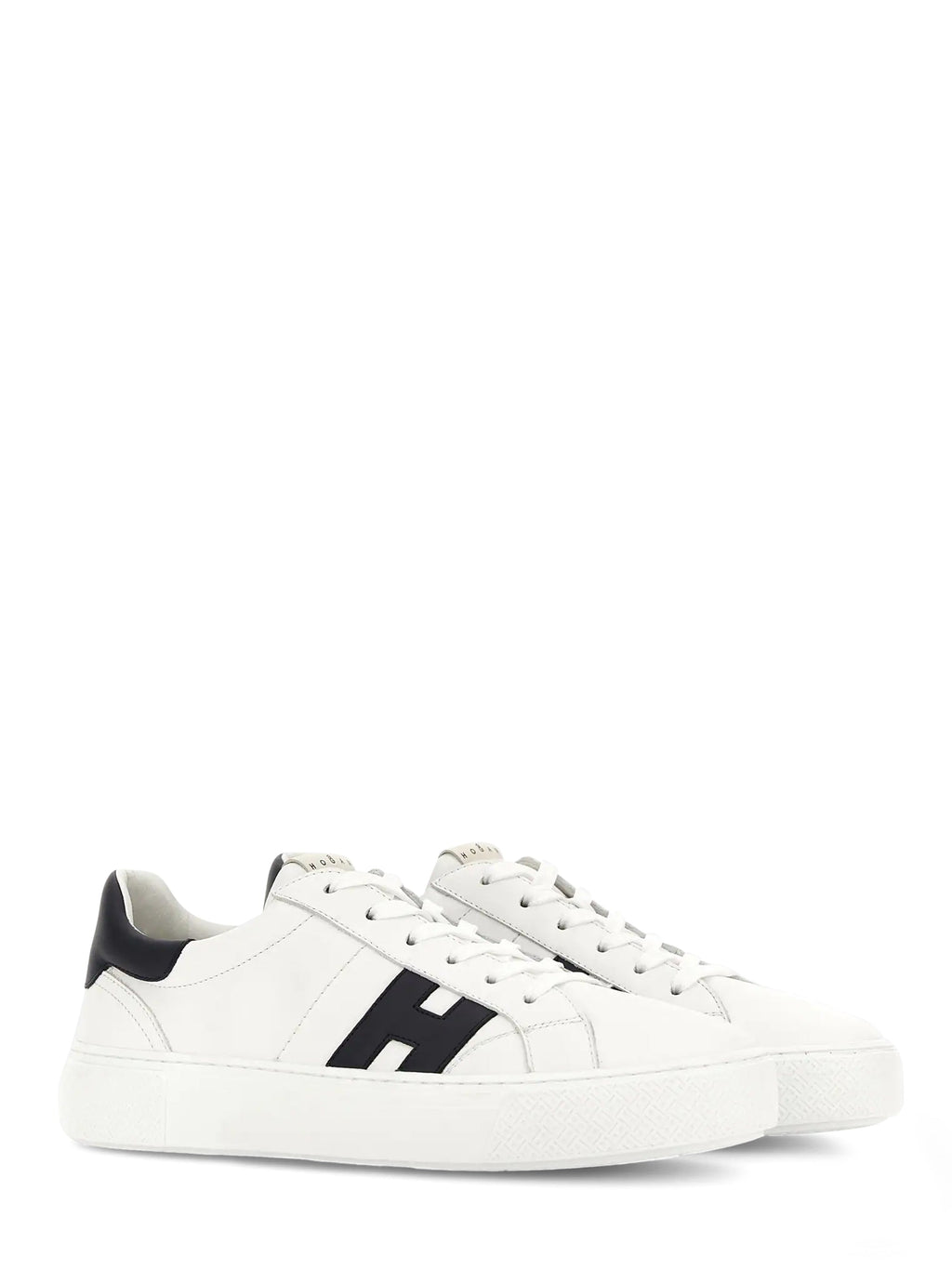 Low-Top Sneakers with Contrasting Heel Tab and Signature Logo
