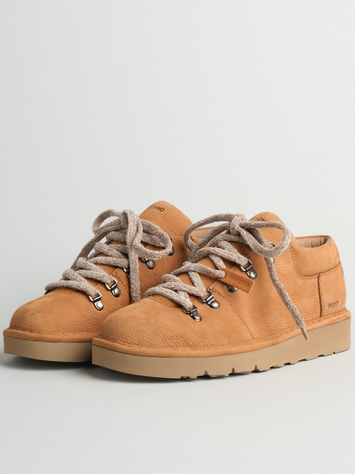 Brown Nubuck Leather Low-Top Shoes With Textured Laces