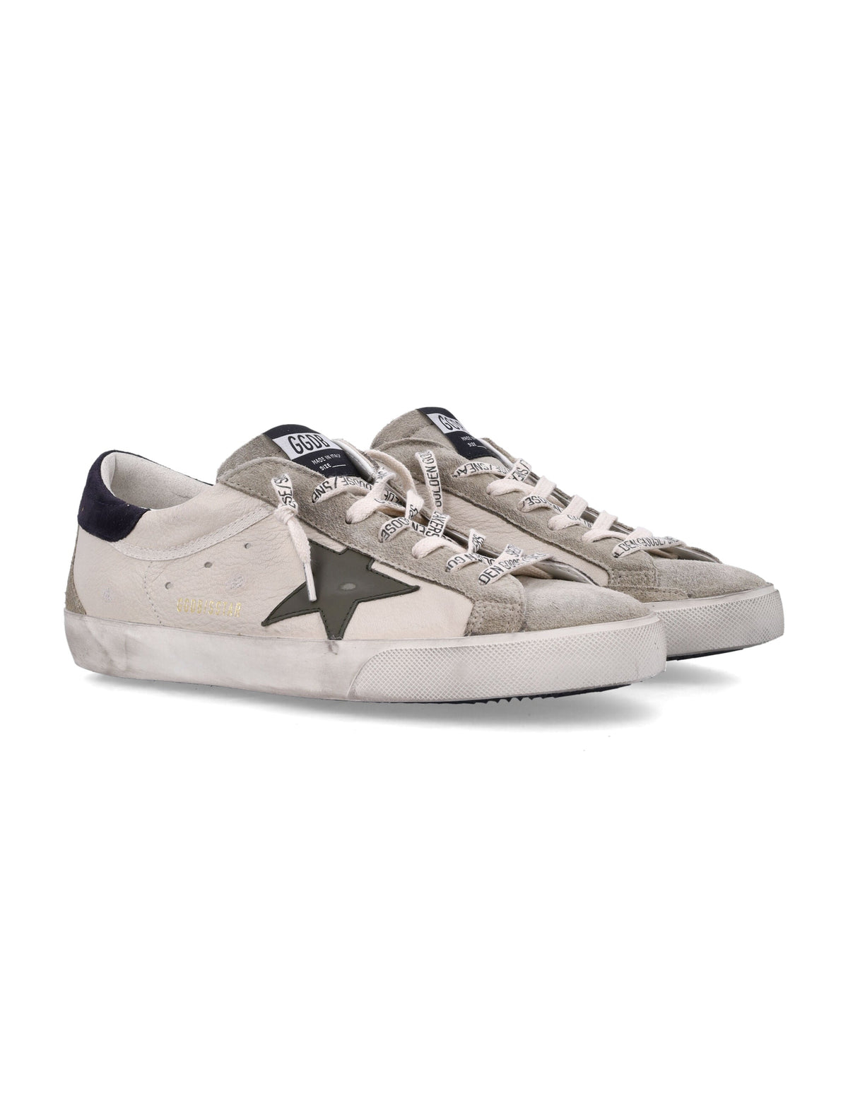 Distressed Low-Top Sneakers with Iconic Star Emblem