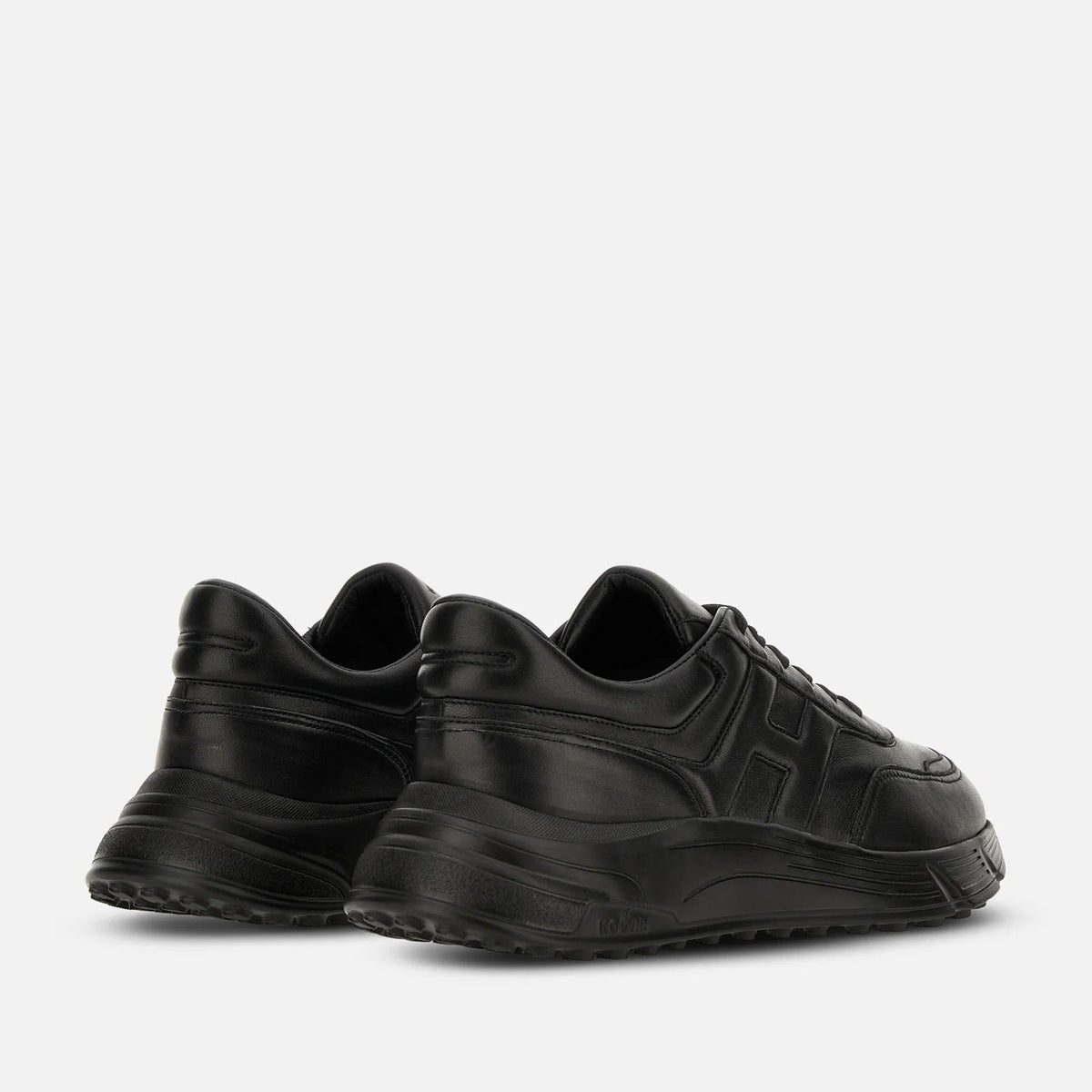Hyperlight Allacciato H Sneakers in Black