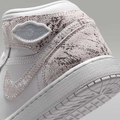 Air Jordan 1 Mid SE Big Kids' Shoes