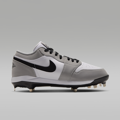 Jordan 1 Retro Low Metal Baseball Cleats