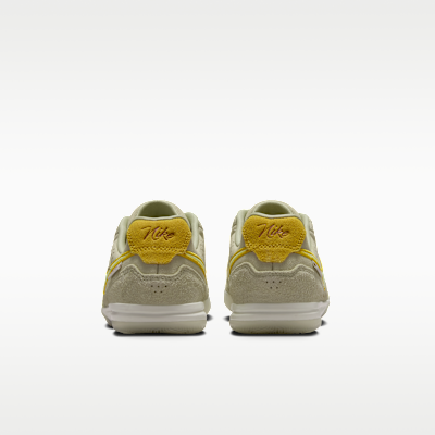 Nike Jr. Tiempo Streetgato LE Indoor/Court Low-Top Soccer Shoes
