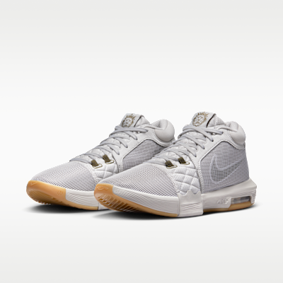 LeBron Witness 8 Basketball Shoes