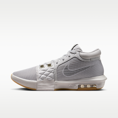 LeBron Witness 8 Basketball Shoes