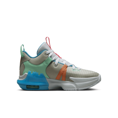 LeBron Witness 7 Big Kids' Basketball Shoes