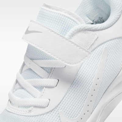 Nike Omni Multi-Court Little Kids' Shoes