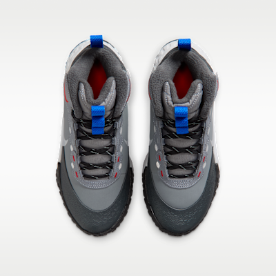 Nike Terrascout Big Kids' Boots with Reflective Accents