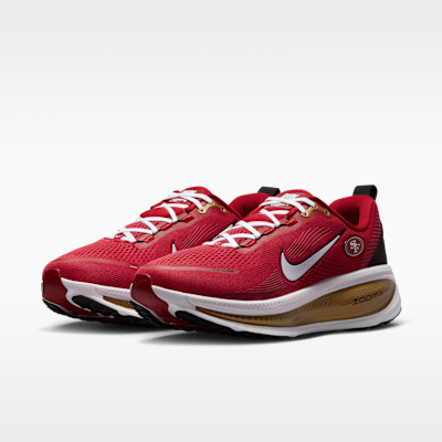 Nike Vomero 18 (San Francisco 49ers) Men's NFL Road Running Shoes
