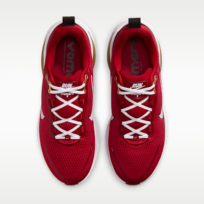 Nike Vomero 18 (San Francisco 49ers) Men's NFL Road Running Shoes