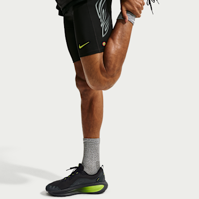 Nike Vomero 18 GORE-TEX Men's Waterproof Road Running Shoes with Reflective Accents