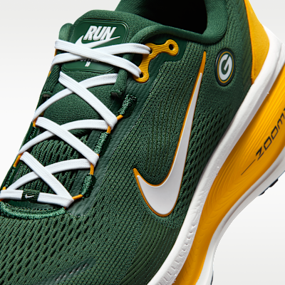 Nike Vomero 18 (Green Bay Packers) Men's NFL Road Running Shoes