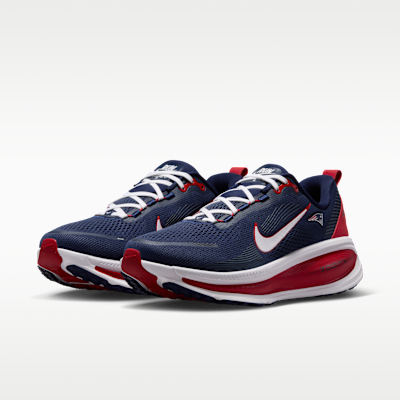 Nike Vomero 18 (New England Patriots) Men's NFL Road Running Shoes