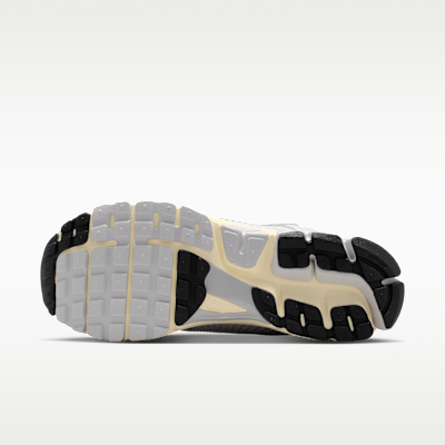 Nike Zoom Vomero 5 Men's Shoes
