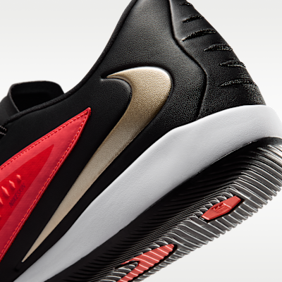 Nike Phantom 6 Low Academy Indoor/Court Soccer Shoes