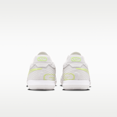 Nike Tiempo Reactgato Indoor/Court Low-Top Soccer Shoes