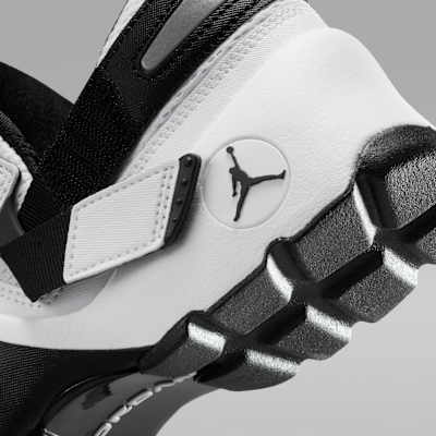 Jordan Trunner LX Women's Shoes