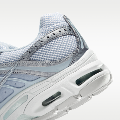 Nike Air Max Moto 2K Women's Shoes with Reflective Accents