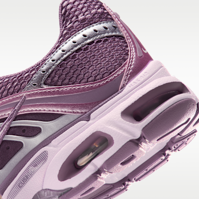 Nike Air Max Moto 2K Women's Shoes with Reflective Accents