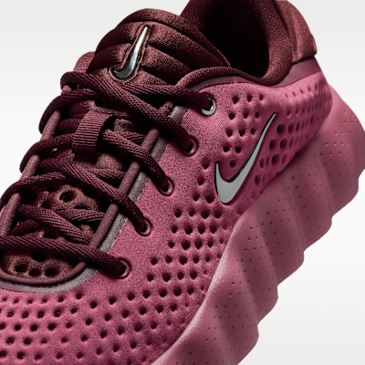 Nike Mind 002 Women's Pregame Shoes