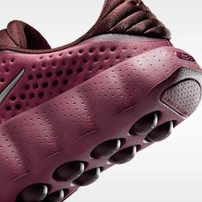 Nike Mind 002 Women's Pregame Shoes