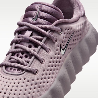 Nike Mind 002 Women's Pregame Shoes