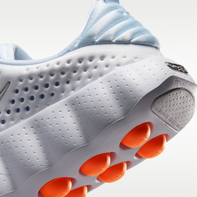 Nike Mind 002 Women's Pregame Shoes