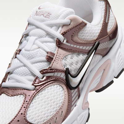 Nike V5 RNR Women's Shoes with Reflective Accents