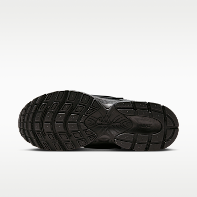 Nike V5 RNR Women's Shoes with Reflective Accents