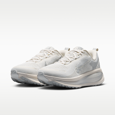 Nike Vomero 18 SE Women's Road Running Shoes