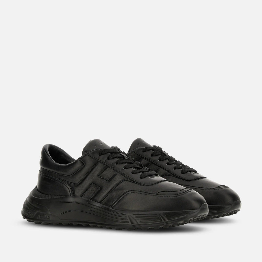 Hyperlight Allacciato H Sneakers in Black