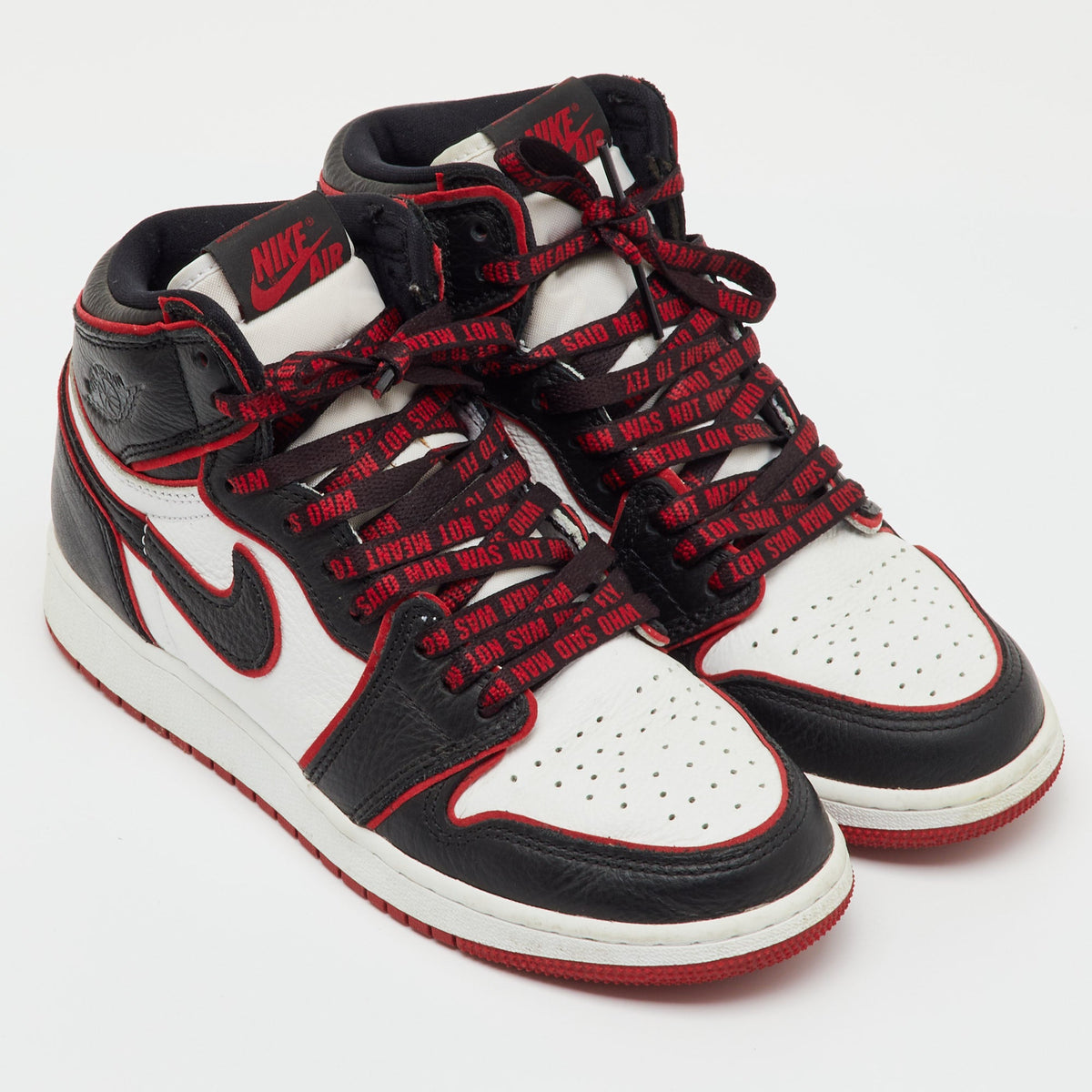 Air Jordans Black/white Leather Jordan 1 Retro High Bloodline Sneakers