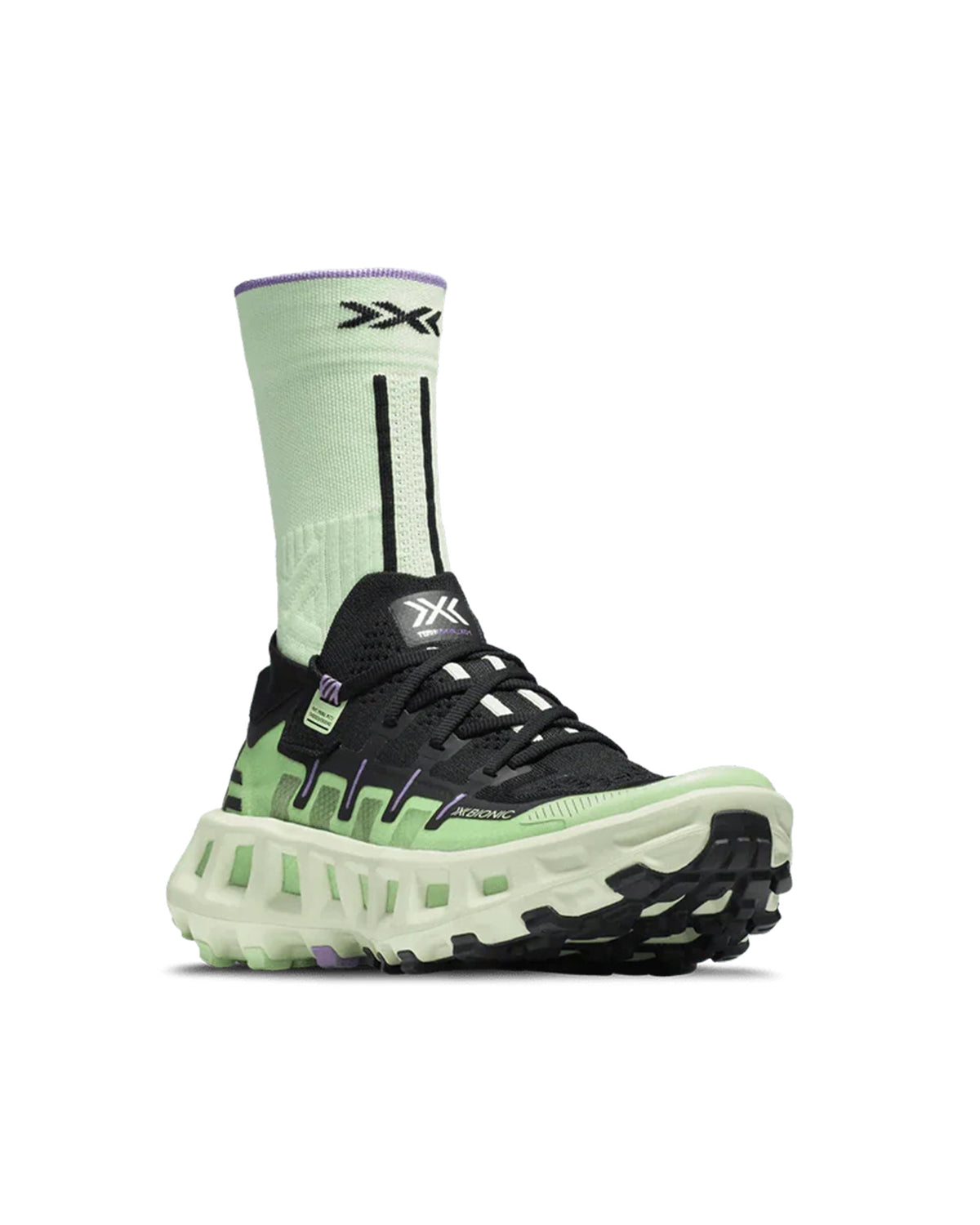 High-Performance White And Black Sneakers With Speedframe Pro Construction