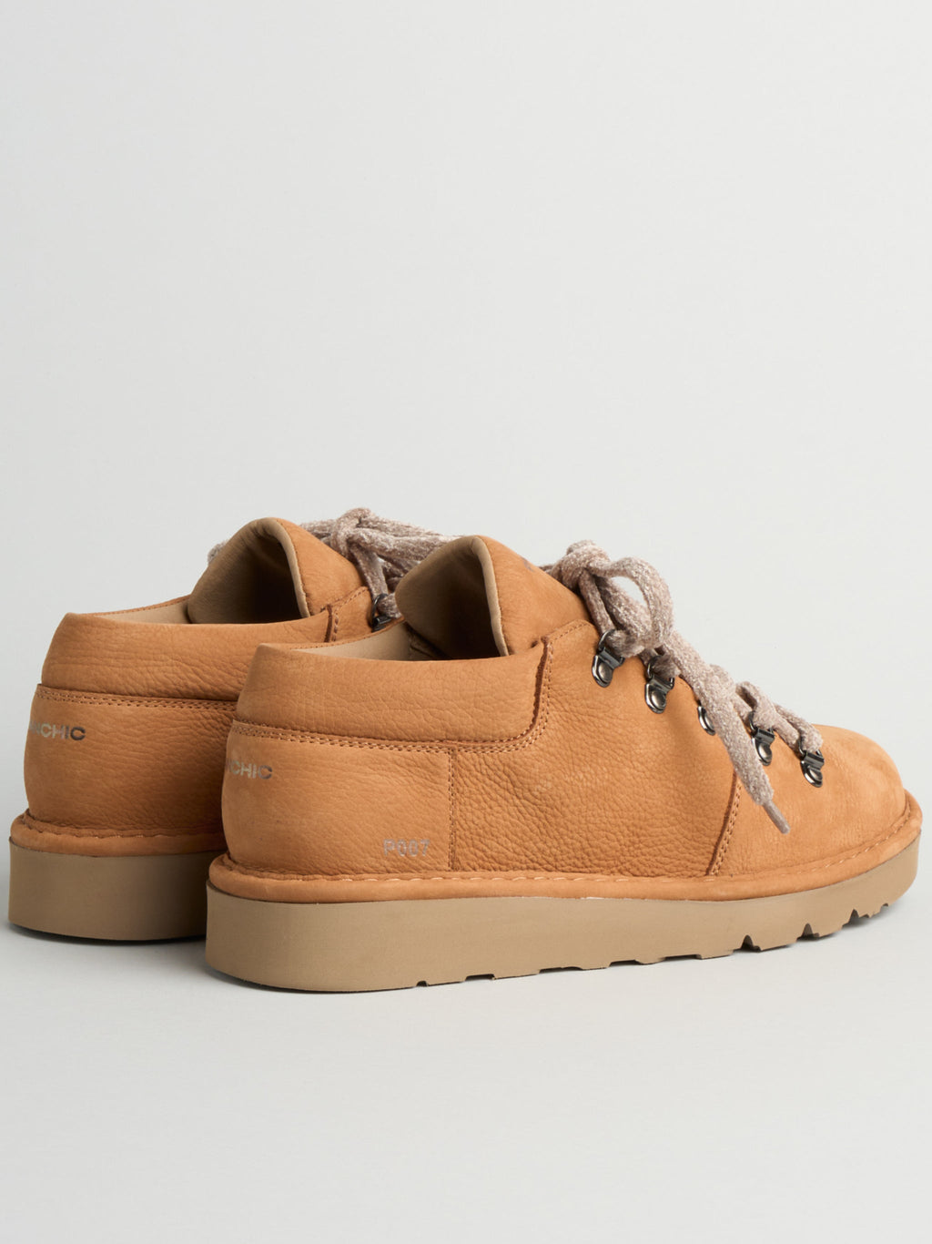 Brown Nubuck Leather Low-Top Shoes With Textured Laces