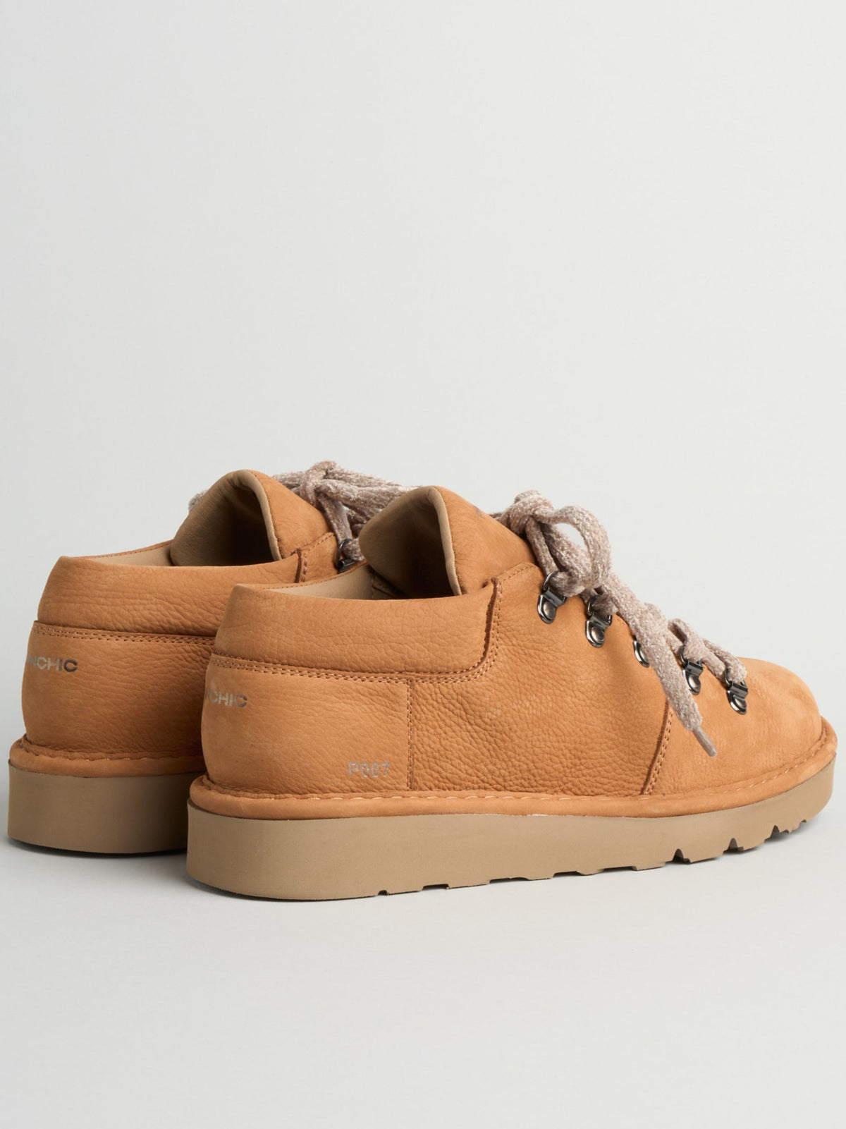 Brown Nubuck Leather Low-Top Shoes With Textured Laces