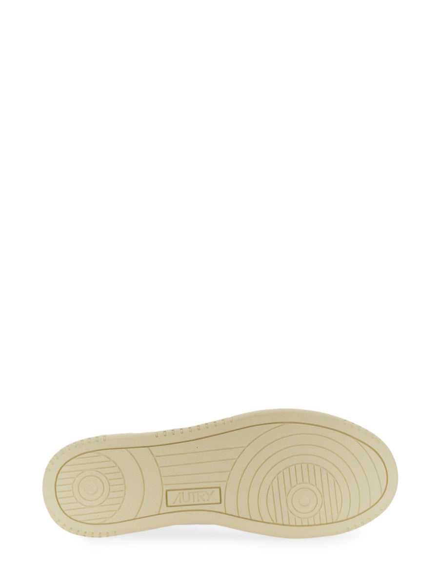 Medalist Low Top Suede Leather Sneakers