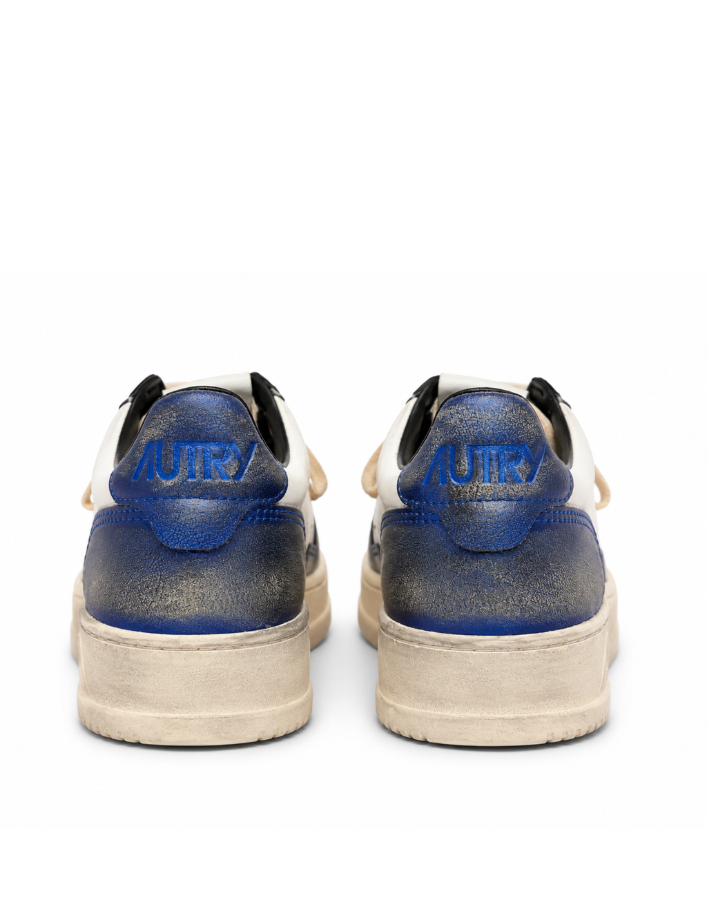 Low-Top Vintage Sneakers with Blue Accents and Classic Design