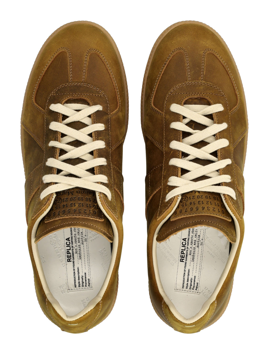 Low-Top Sneakers with Matte Finish and Contrasting Laces