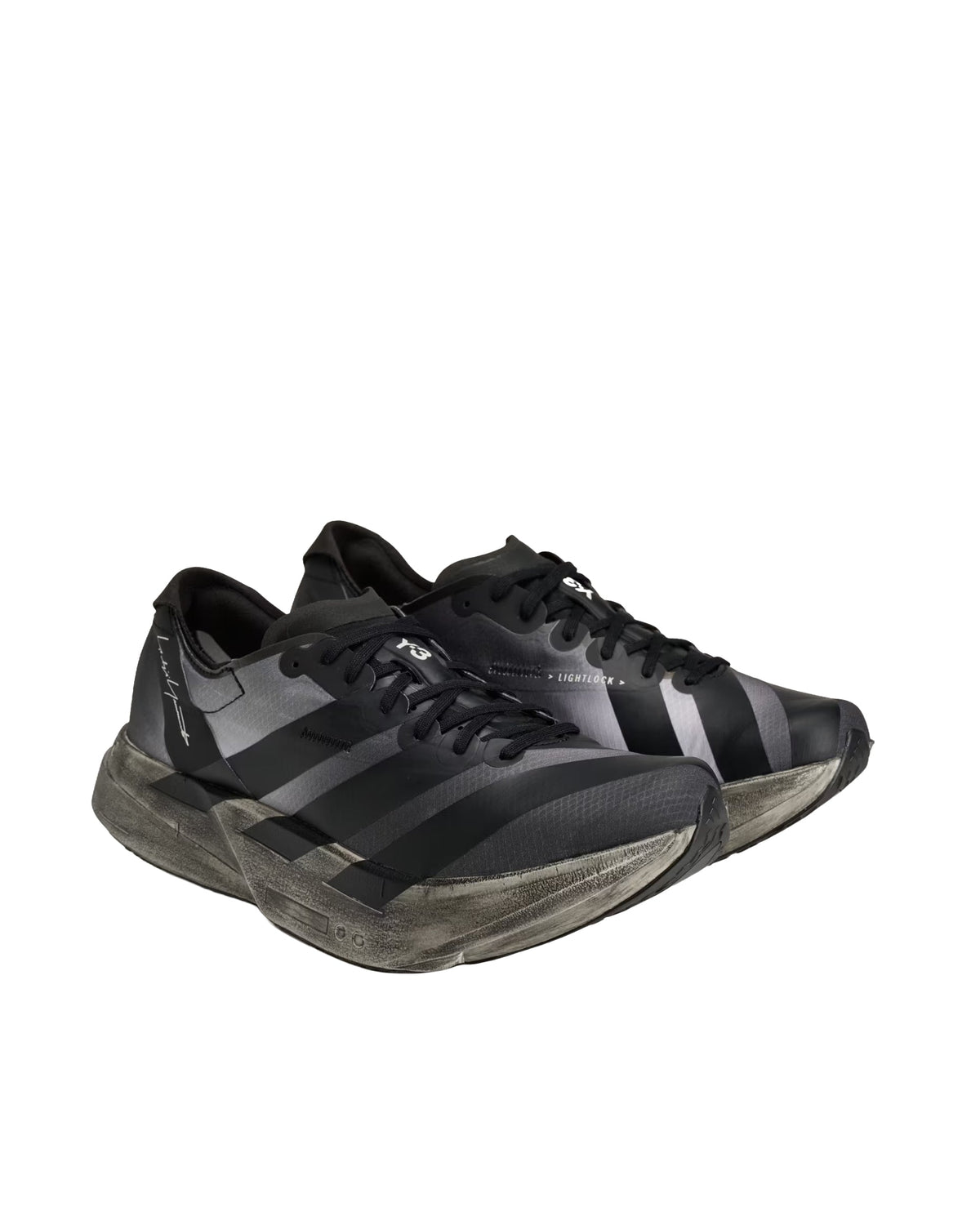 Aerodynamic Black Sneakers with Lightweight Structure and Innovative Midsole