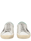 Low-Top Sneakers with Vintage Appeal and Distressed Finish