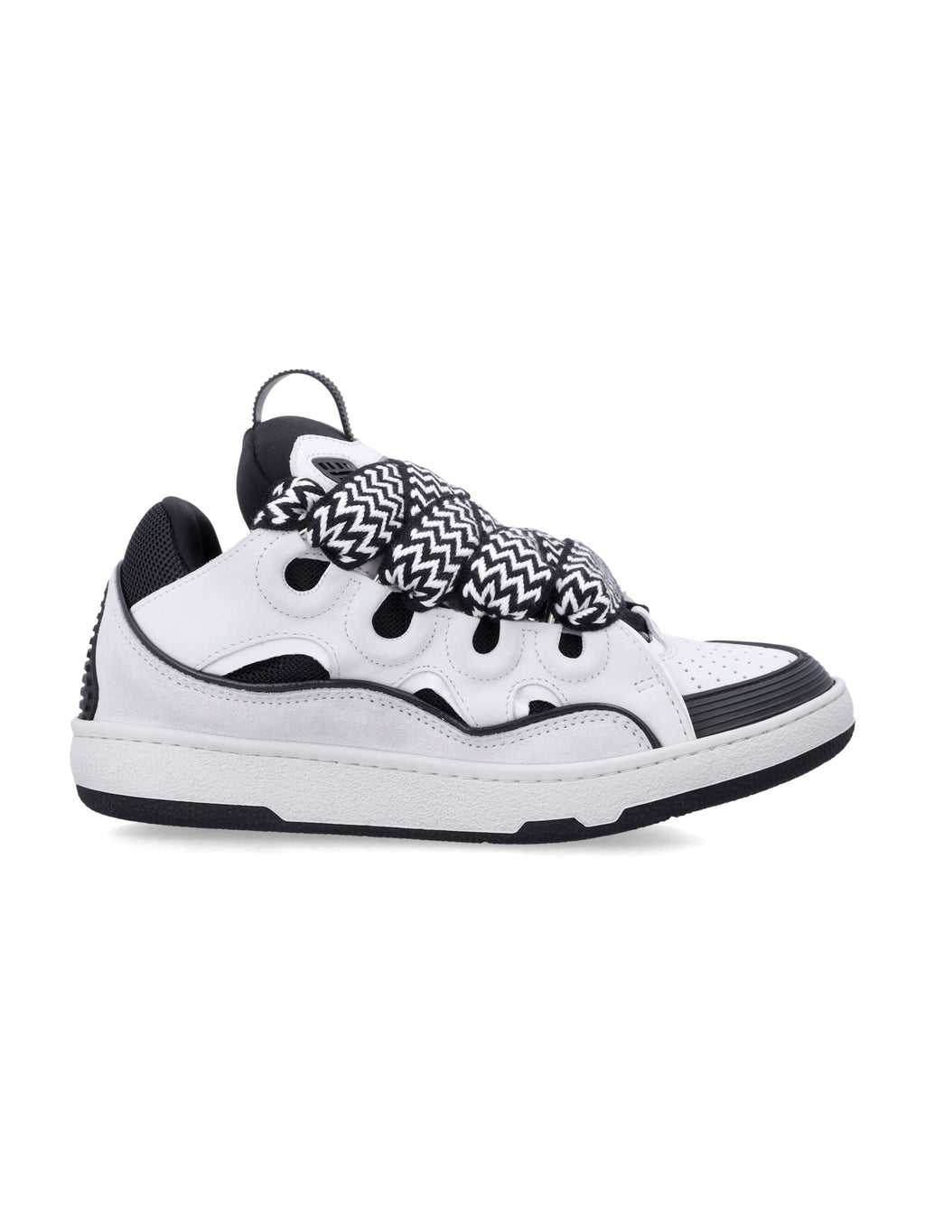 Low-Top Sneakers With Oversized Black And White Laces
