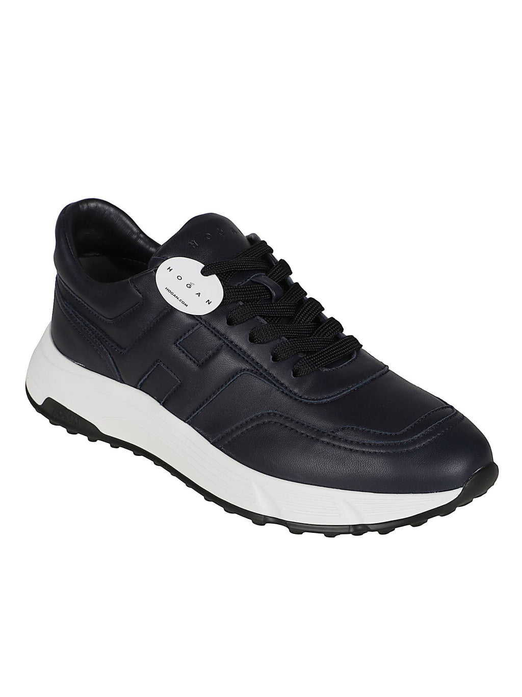 Low-Profile Black Sneakers with Tonal Detailing