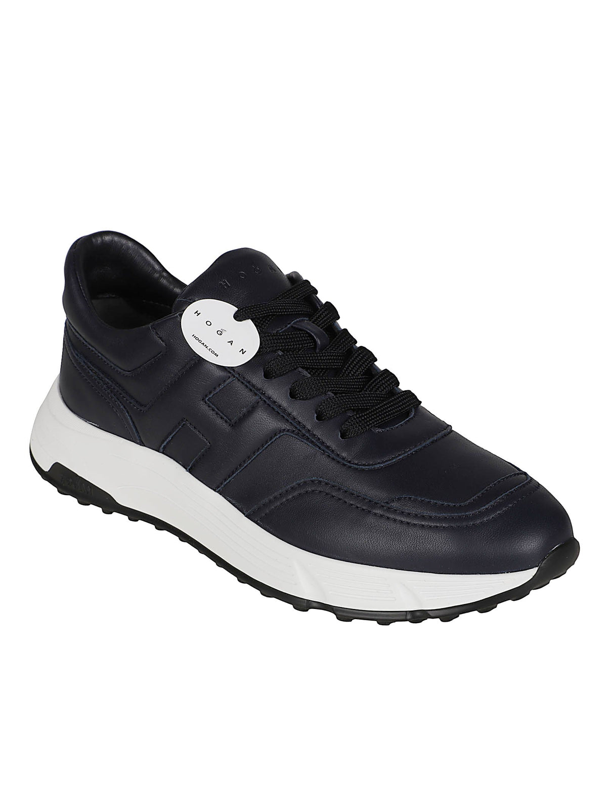 Low-Profile Black Sneakers with Tonal Detailing